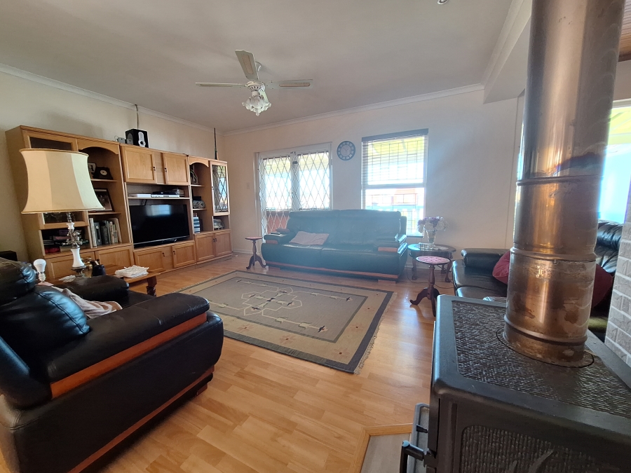 3 Bedroom Property for Sale in Levallia Western Cape